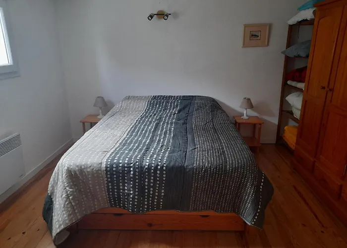 Apartment T2 Avec Terrasse Et Bbq, Proche Centre Et Plages - Fr-1-319-85 *